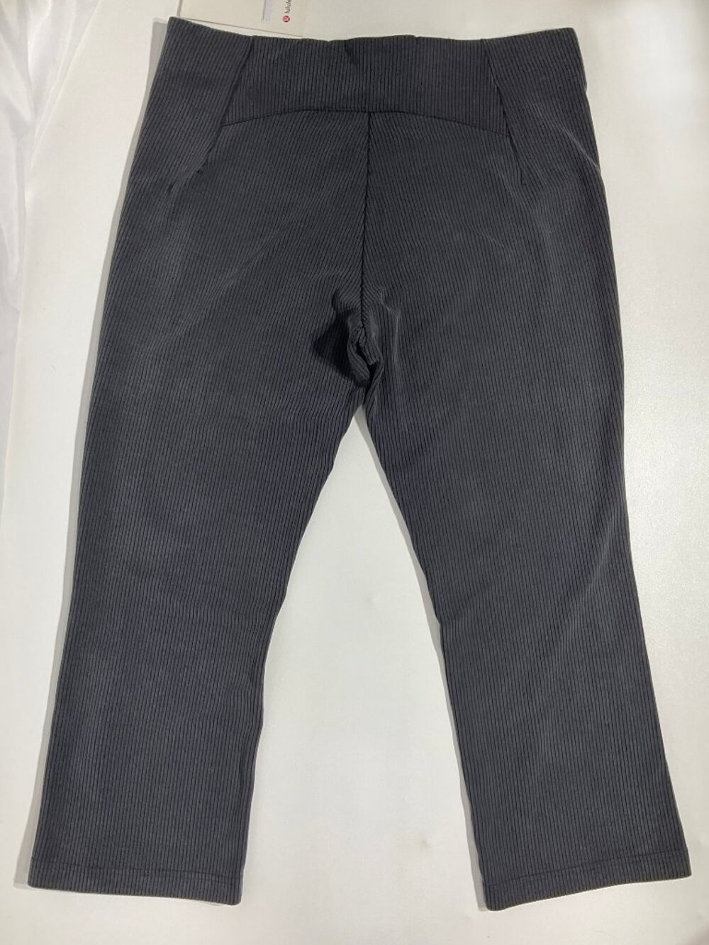 Lululemon Sz 14 Ribbed Softstreme Zip-Leg High-Rise Cropped Pants 25" - Picture 3 of 10